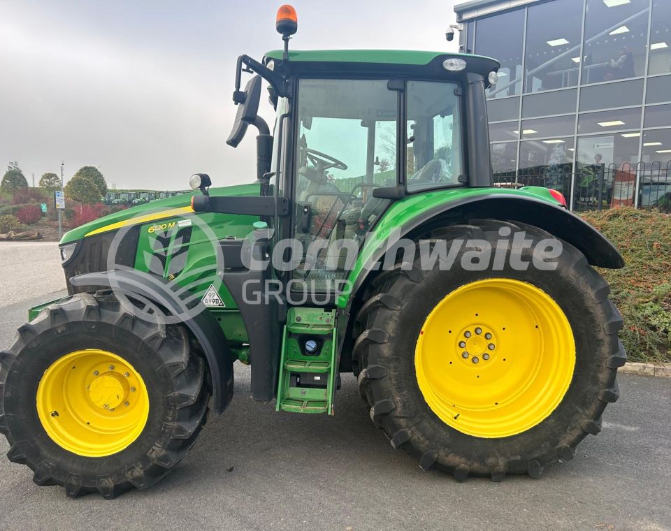 John Deere 6120M