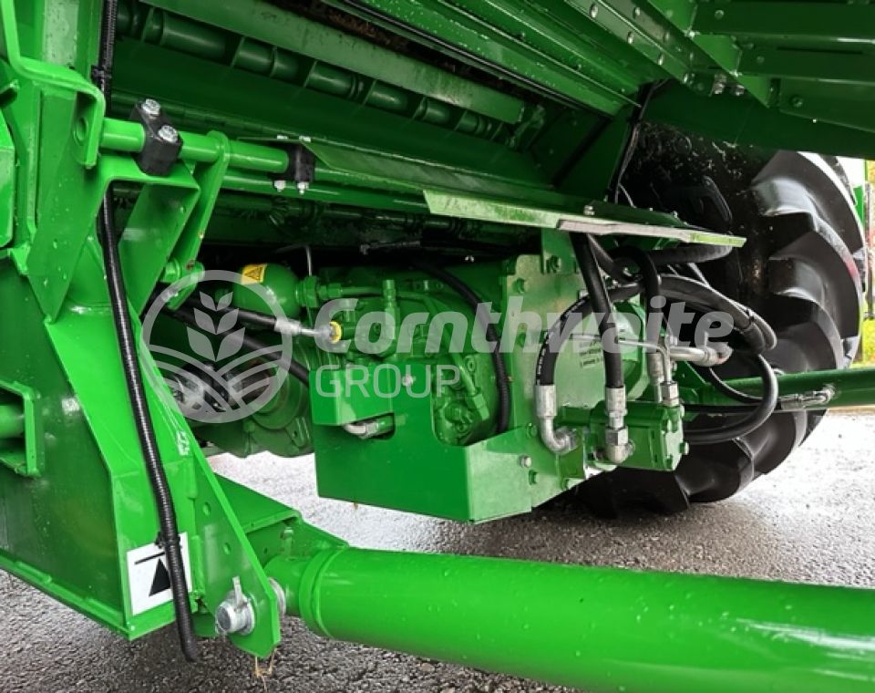 John Deere T560i Combine