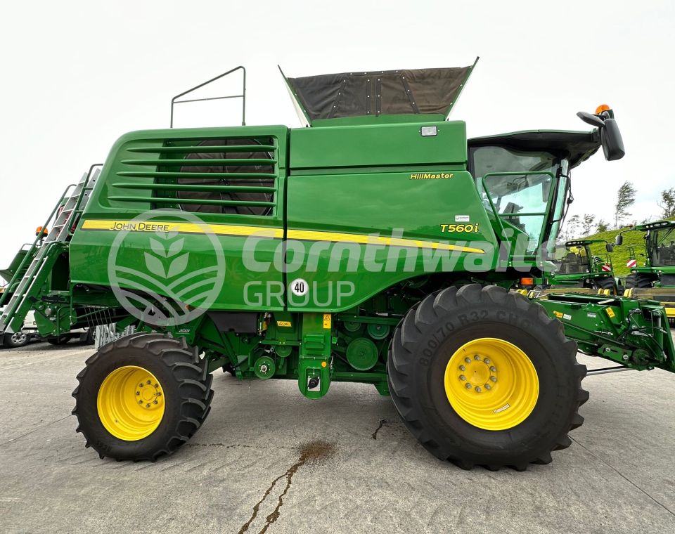 John Deere T560i