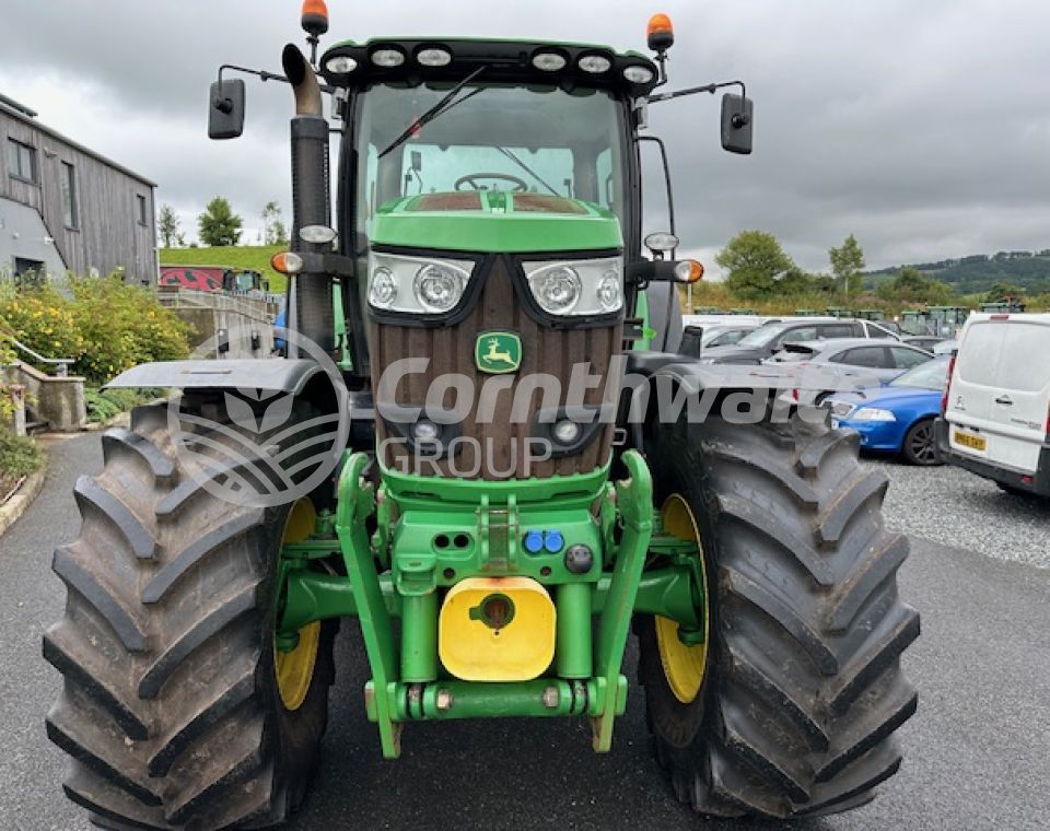 John Deere 6210R