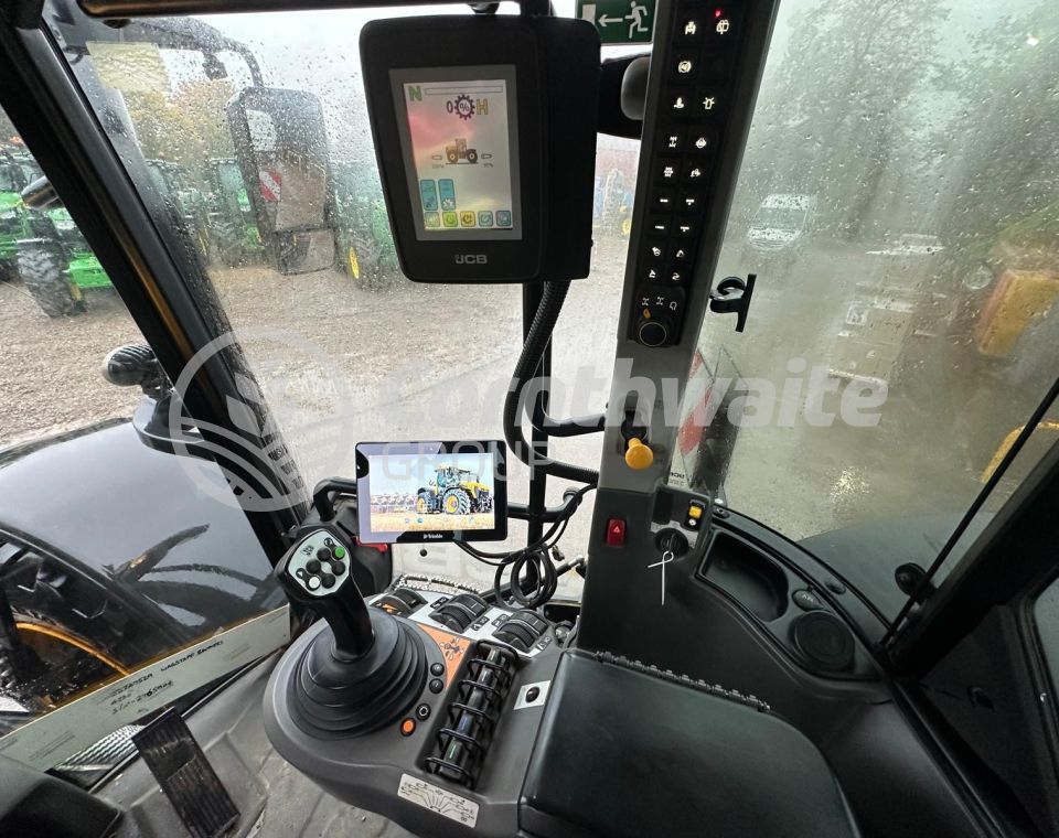 JCB Fastrac 4220