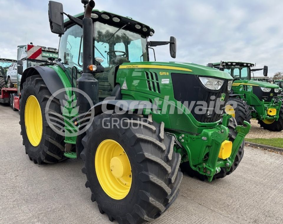 John Deere 6215R