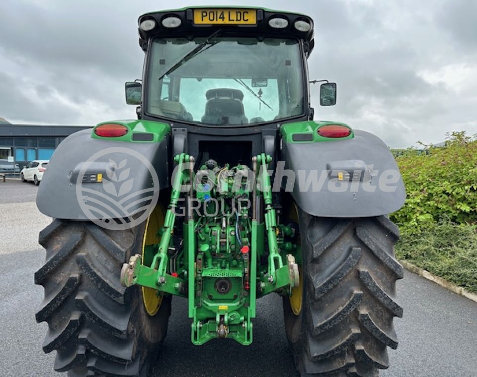 John Deere 6210R