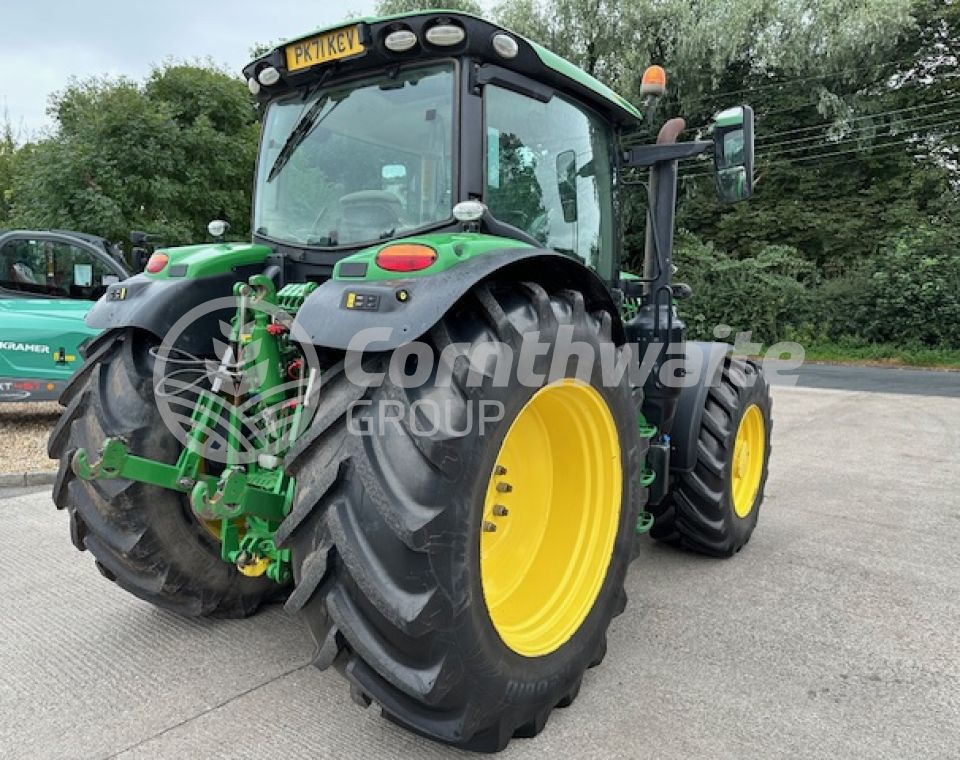 John Deere 6135R