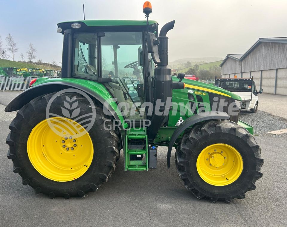 John Deere 6120M