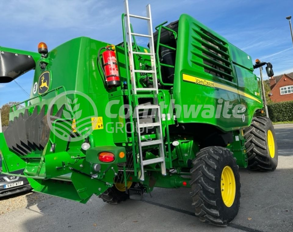 John Deere T550 Combine