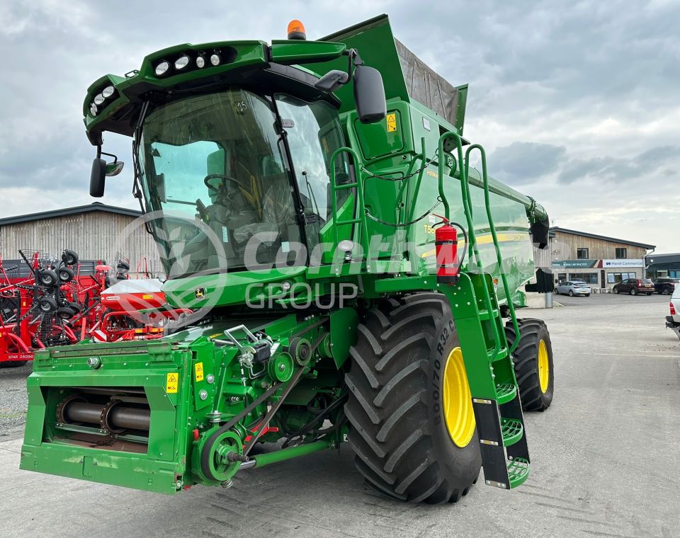 John Deere T560i